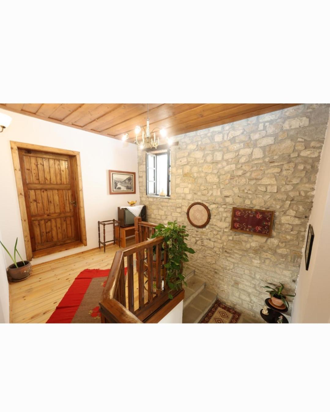 Guest House J.Prifti Berati Exterior foto