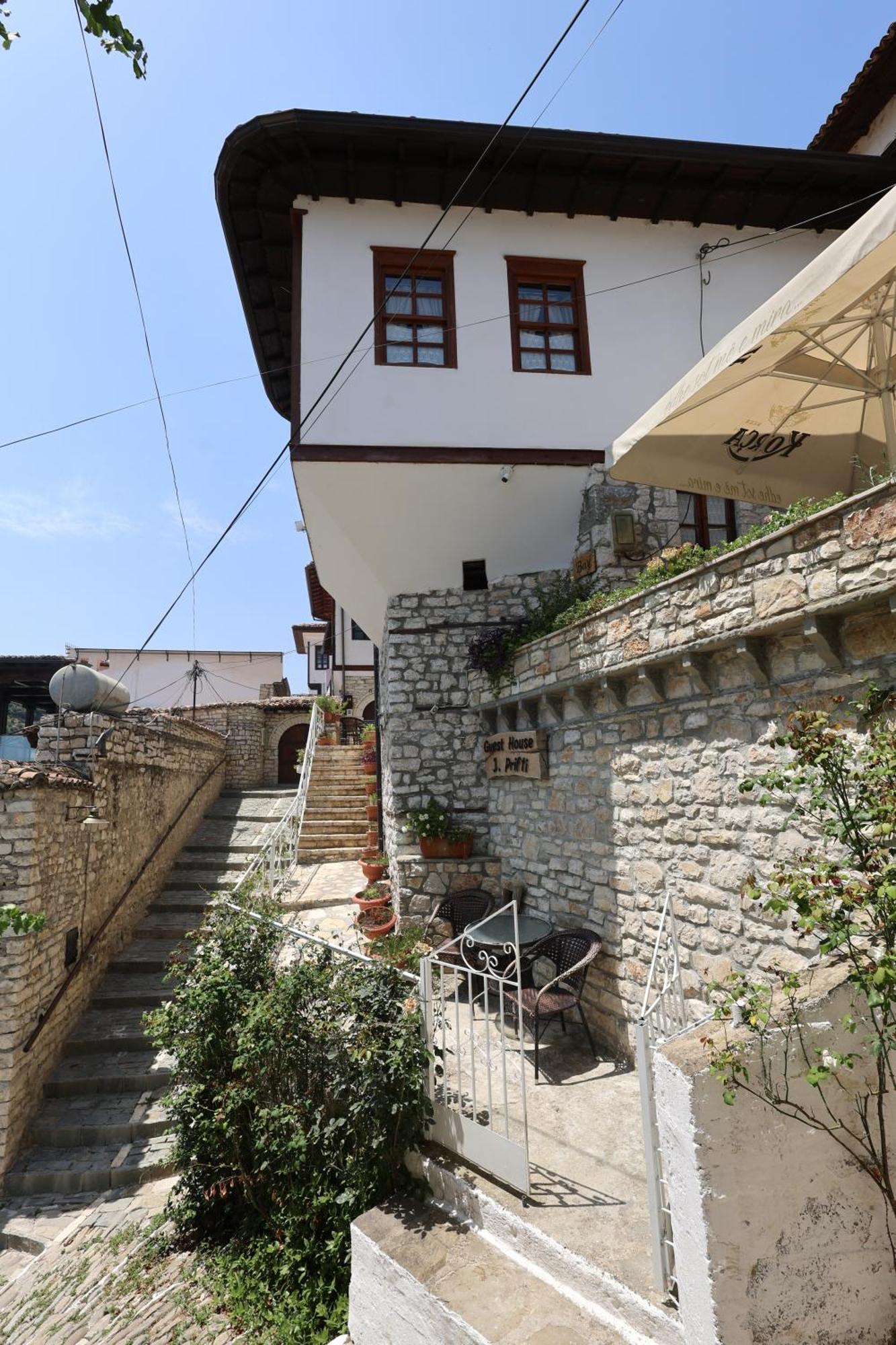 Guest House J.Prifti Berati Exterior foto