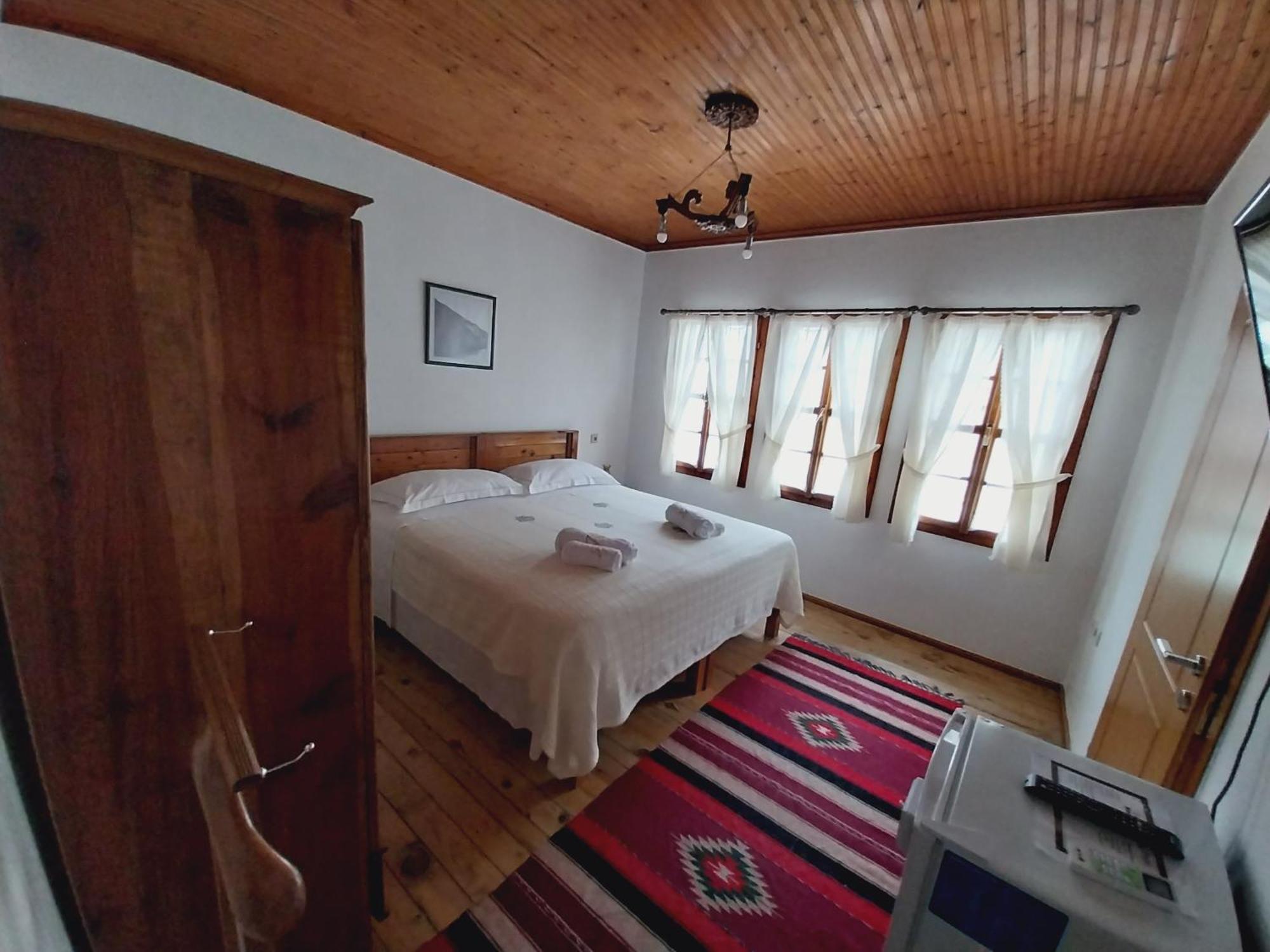 Guest House J.Prifti Berati Exterior foto